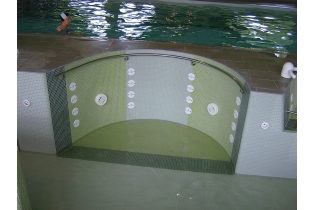 Photo : PISCINE : ANIMATIONS HYDROMASSANTES