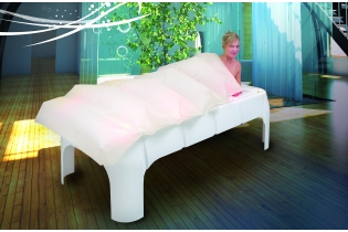 Photo : Rest bench with temperature water mattress